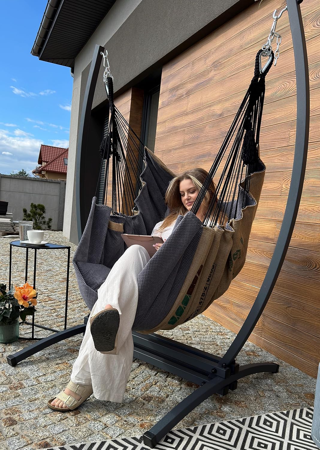 Izabell Schaukelstuhl, grau, Hängesessel mit Stahlgestell und Großen Kissen, XXL und Hängematte für Indoor & Outdoor